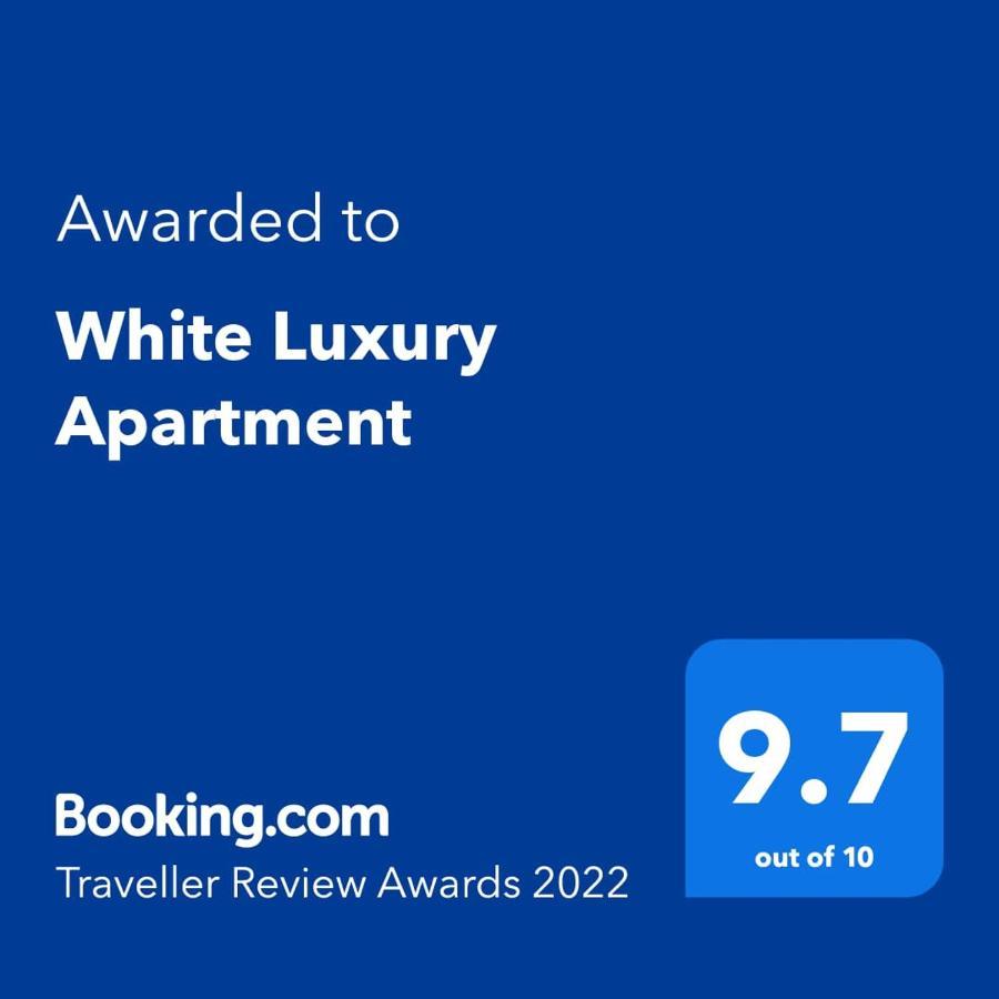White Luxury Apartment 시비우 외부 사진