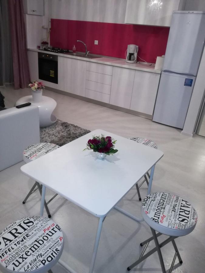 White Luxury Apartment 시비우 외부 사진