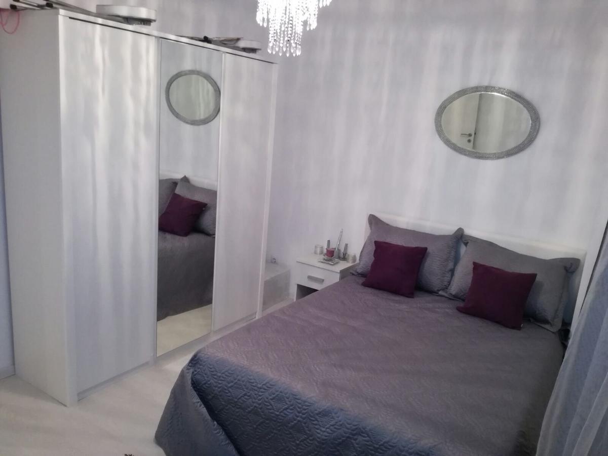 White Luxury Apartment 시비우 외부 사진