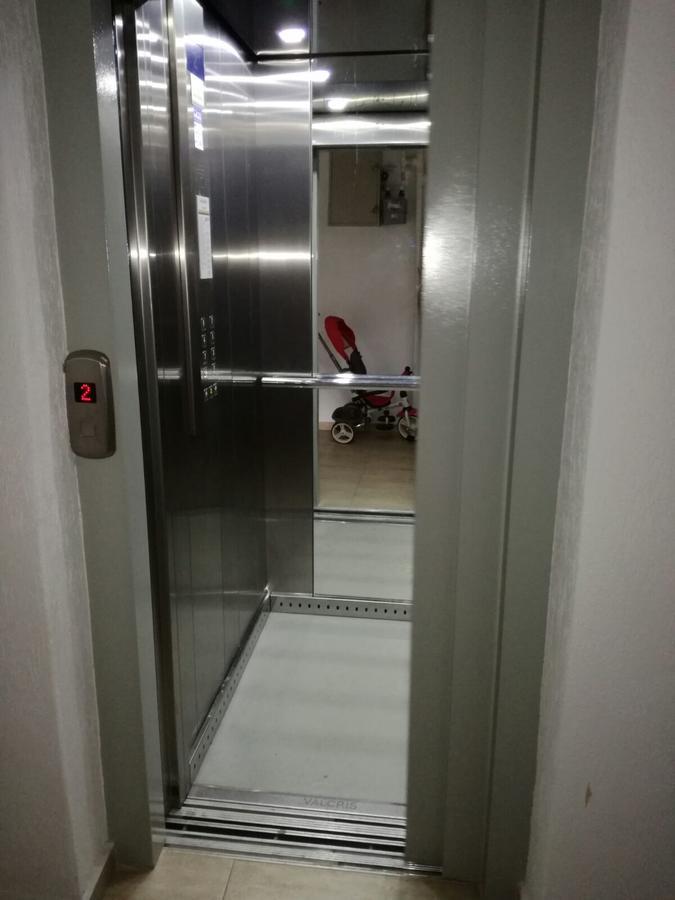 White Luxury Apartment 시비우 외부 사진